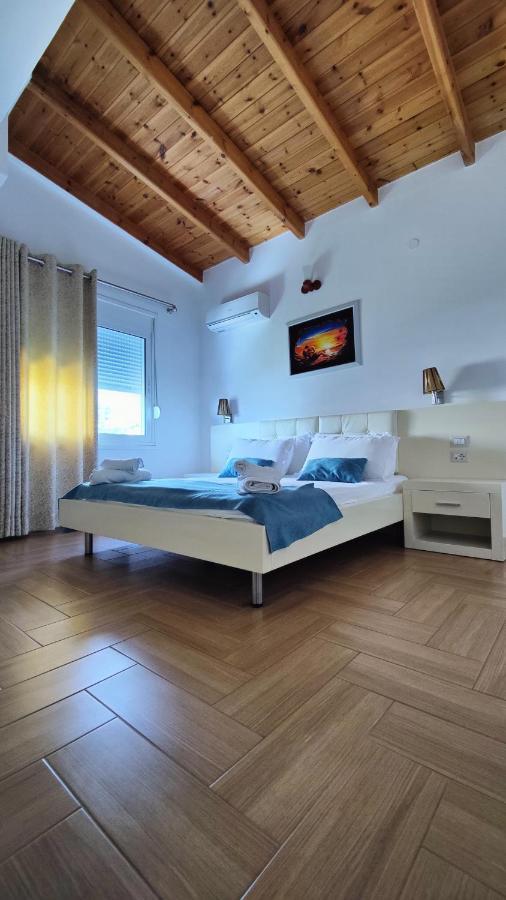B&G Holiday Sarande Bagian luar foto