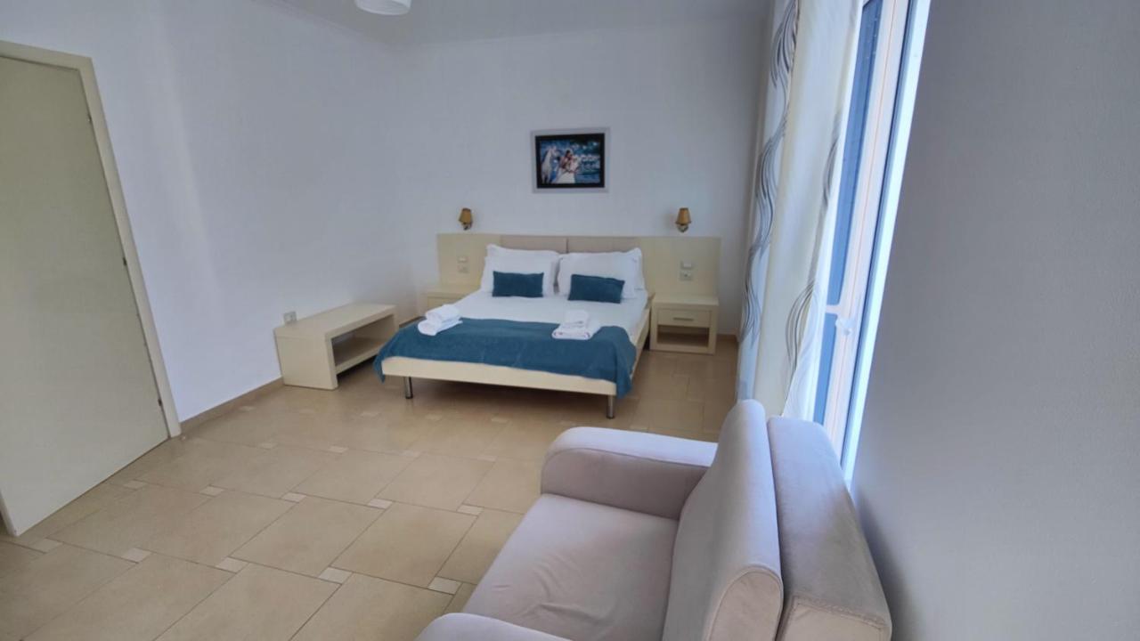 B&G Holiday Sarande Bagian luar foto