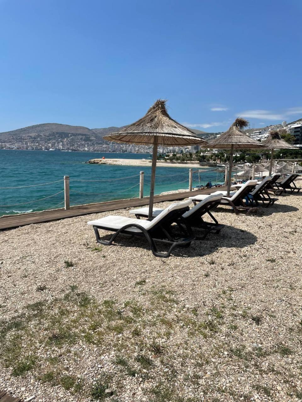 B&G Holiday Sarande Bagian luar foto