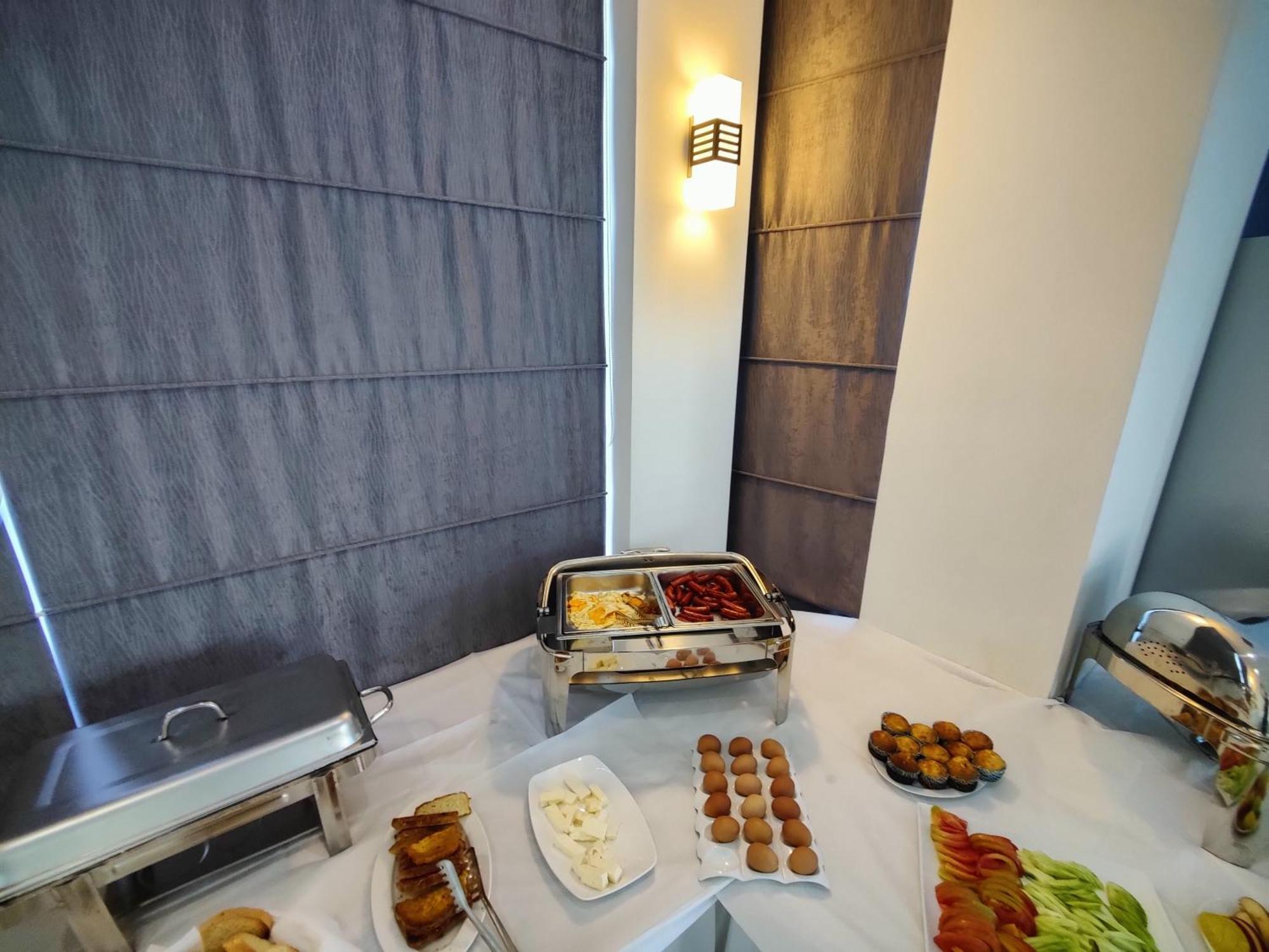 B&G Holiday Sarande Bagian luar foto