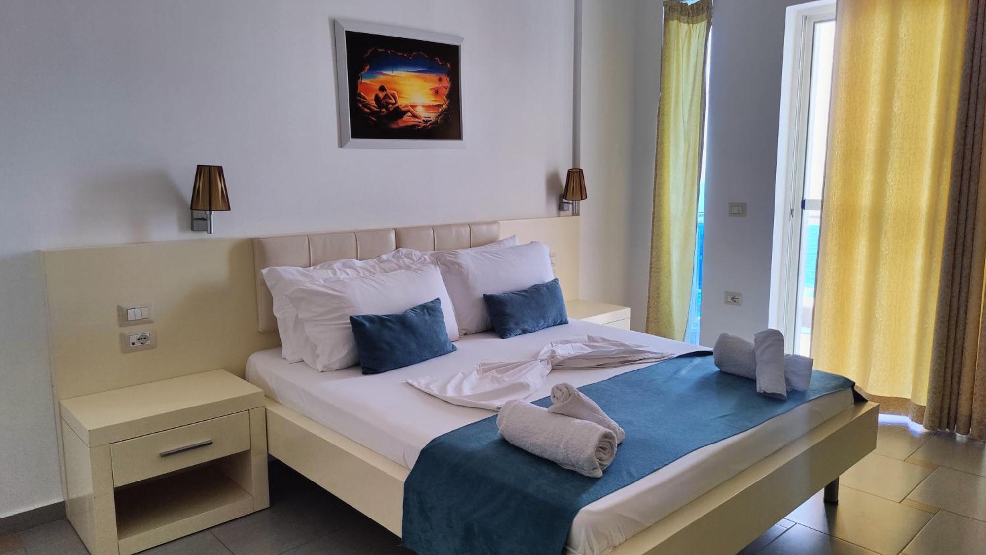 B&G Holiday Sarande Bagian luar foto